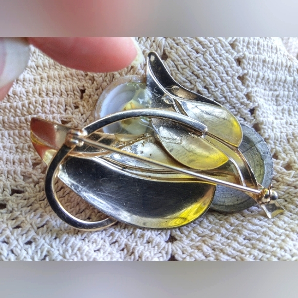 Vintage Gold Tone Broach Pin - Picture 4 of 6